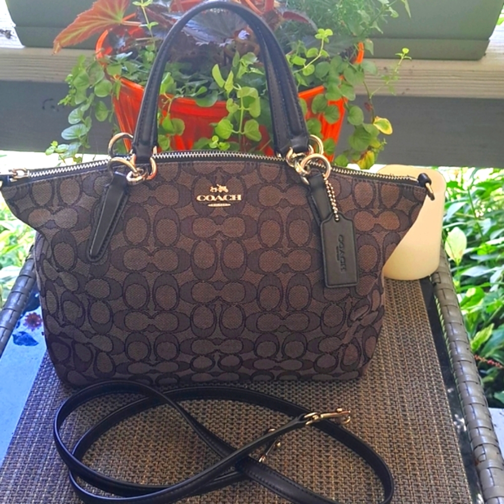 COACH KELSEY Signature Black/Gray w/ Silver Hardware Excellent Cond.Like New